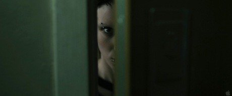 Ejderha Dövmeli Kız Fotoğrafı