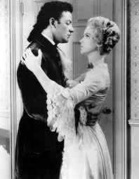 The Scarlet Coat fotoğrafı