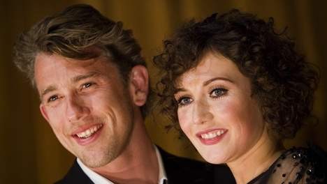 Mutlu Ev Kadını Fotoğrafı