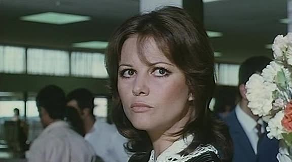 Bello, Onesto, Emigrato Australia Sposerebbe Compaesana Illibata fotoğrafı