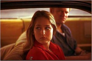 Asla Yabancılarla Oynama Fotoğrafı