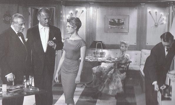 Alerte Au Deuxième Bureau fotoğrafı