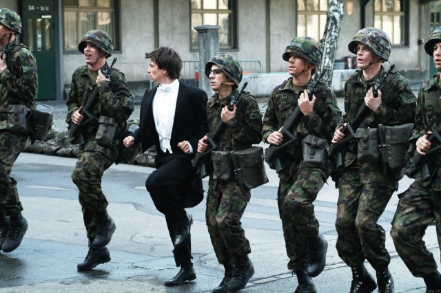 Achtung, Fertig, Charlie! fotoğrafı