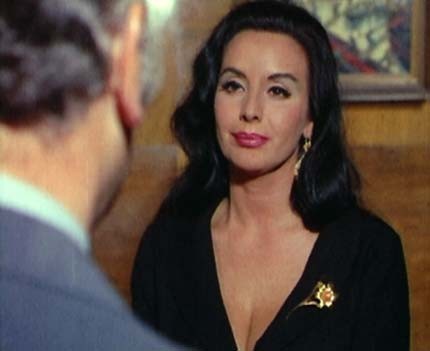 Desnuda En La Arena fotoğrafı