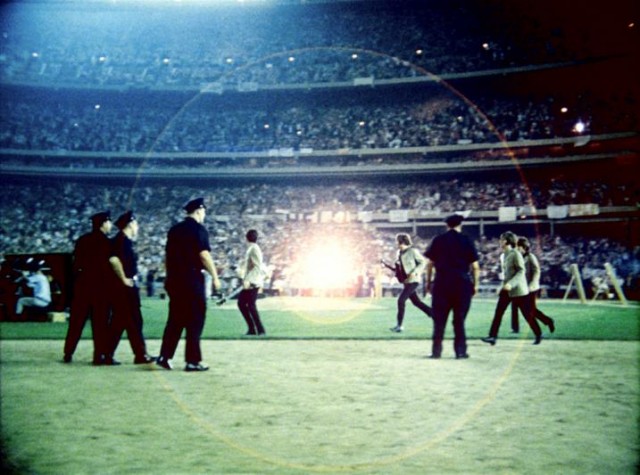 The Beatles At Shea Stadium fotoğrafı