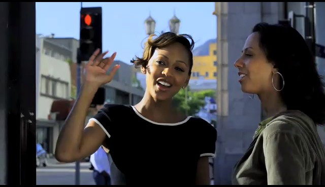 35 And Ticking Fotoğrafı