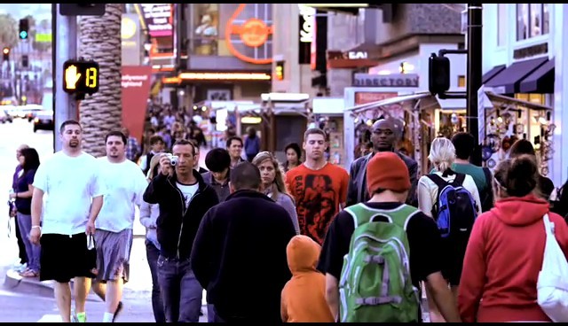 35 And Ticking Fotoğrafı