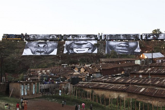 Women Are Heroes fotoğrafı