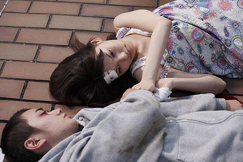 A Liar And A Broken Girl Fotoğrafı