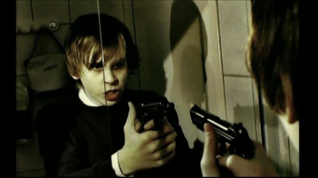 7x: Lika Barn Leka Bäst Fotoğrafı