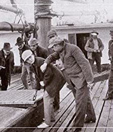 Following A Clue (1915) afişi