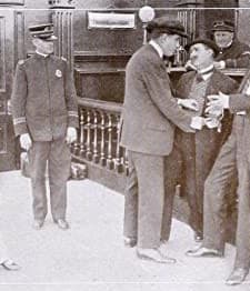 The Diamond Broker (1915) afişi