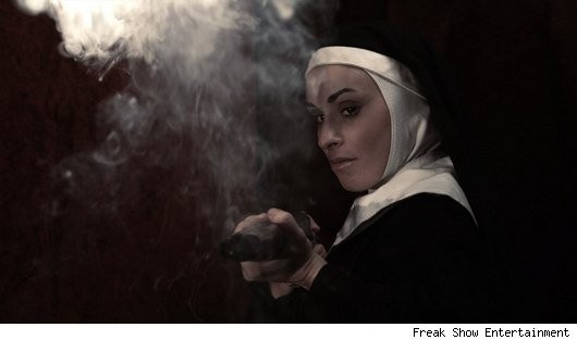 Nude Nuns With Big Guns fotoğrafı