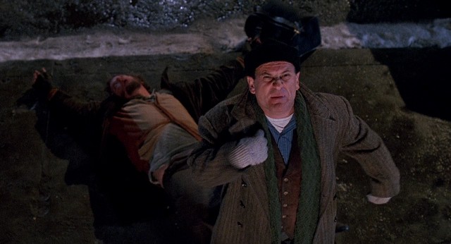 Evde Tek Başına Fotoğrafı