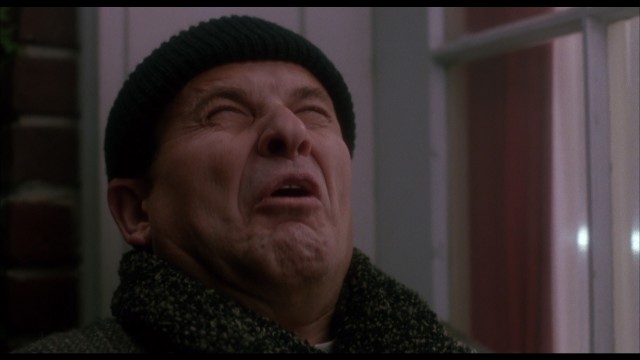 Evde Tek Başına Fotoğrafı