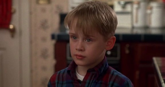 Evde Tek Başına Fotoğrafı