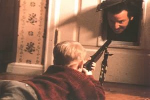 Evde Tek Başına Fotoğrafı