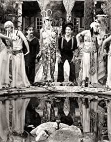 Lonesome Luke Lolls In Luxury (1916) afişi