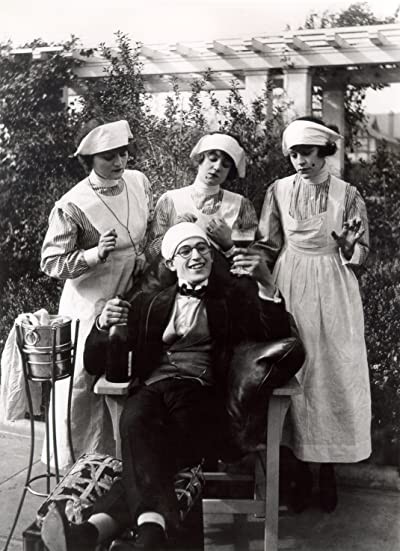 Lonesome Luke Loses Patients (1917) afişi