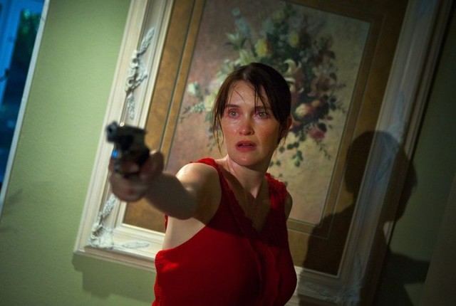 Mother's Red Dress Fotoğrafı