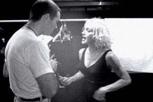 Madonna İle Yatakta Fotoğrafı