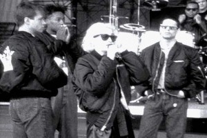 Madonna İle Yatakta fotoğrafı