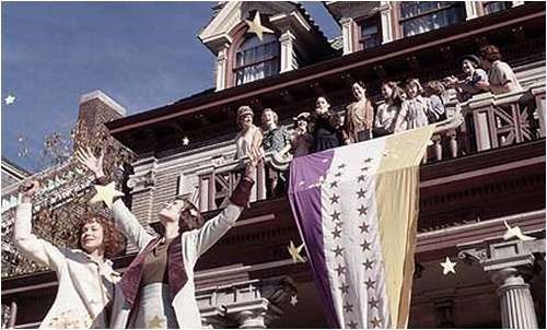 Demir Çeneli Melekler Fotoğrafı