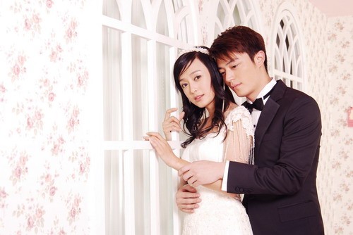 Love In Forlorn City Fotoğrafı