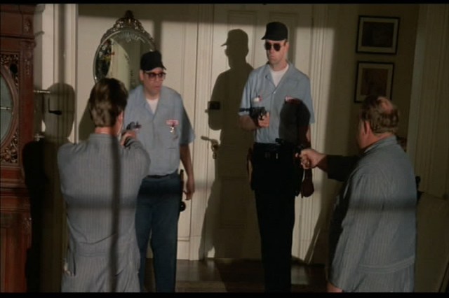 Kırmızı Pabuçlu Adam fotoğrafı