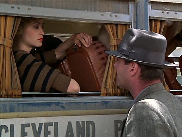 Postacı Kapıyı İki Kere Çalar fotoğrafı