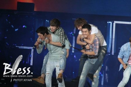 Supershow 3 3d fotoğrafı