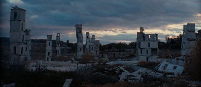 Over Your Cities Grass Will Grow fotoğrafı