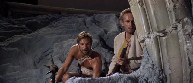 Maymunlar Cehennemine Dönüş fotoğrafı