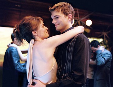 Aşk Gibi Bir Şey Fotoğrafı