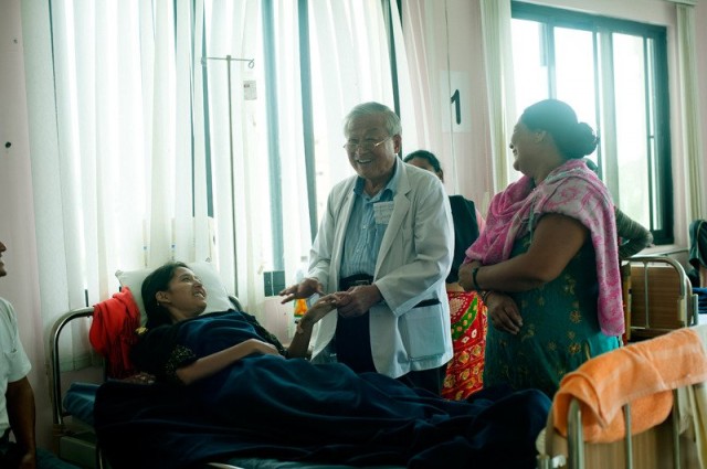 Calling 3: Himalayan Schweitzer Fotoğrafı