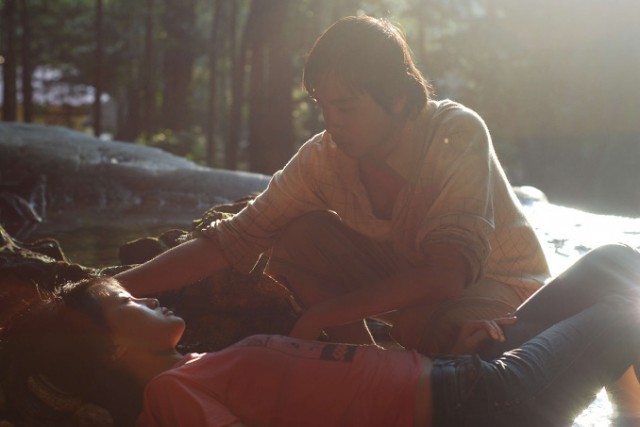 Woman On Fire Looks For Water fotoğrafı