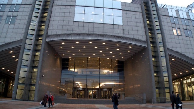 Water Makes Money Fotoğrafı