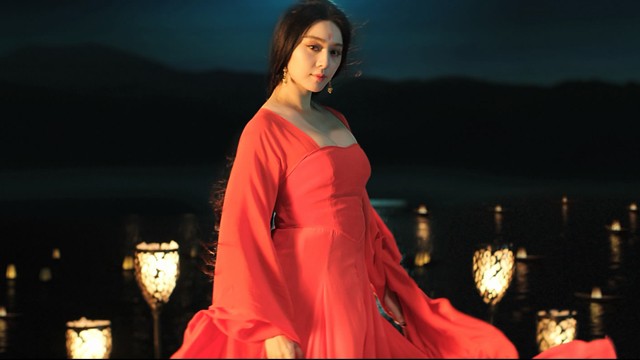 Lady of the Dynasty fotoğrafı