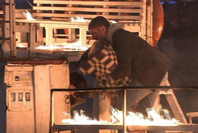 Aşk Yakar Fotoğrafı