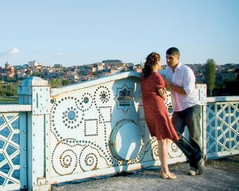 Aşk Yakar Fotoğrafı