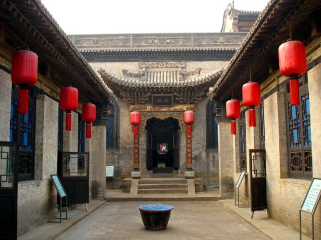 Kırmızı Fenerin Yükselişi fotoğrafı