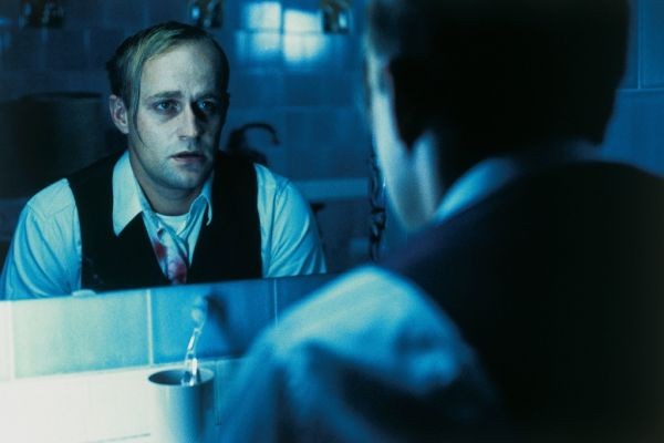 Shattered Glass fotoğrafı