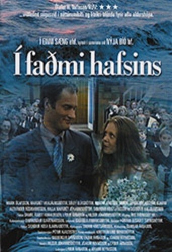 Í Faðmi Hafsins (2001) afişi