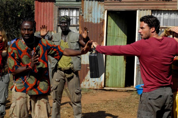 Im Brautkleid Durch Afrika Fotoğrafı
