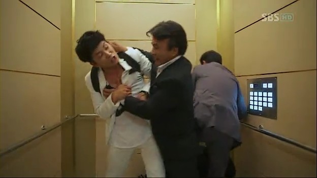 Protect the Boss Fotoğrafı