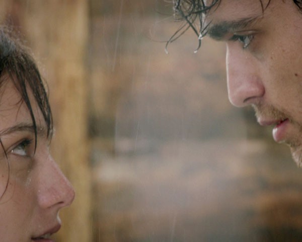 Bir Çocuk Sevdim Fotoğrafı