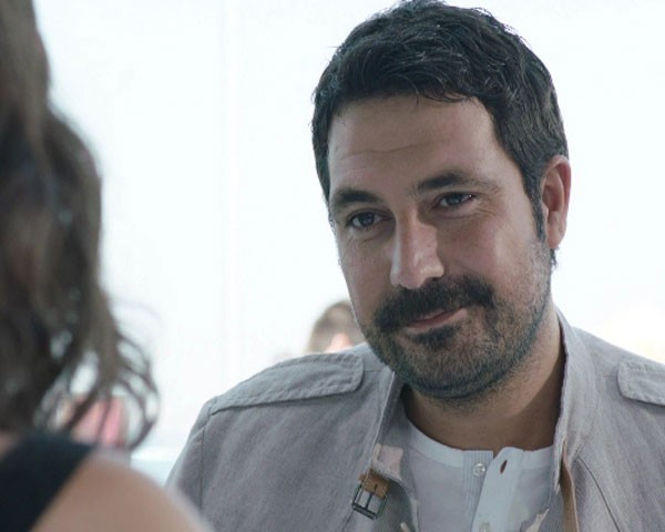 Bir Çocuk Sevdim Fotoğrafı