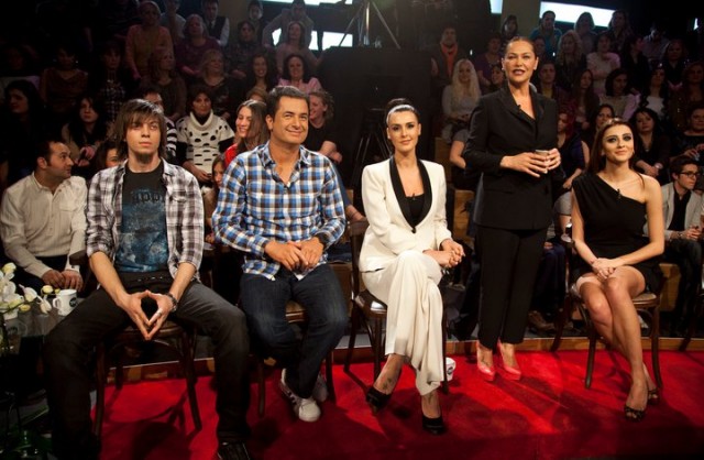 Hülya Avşar şov Fotoğrafı