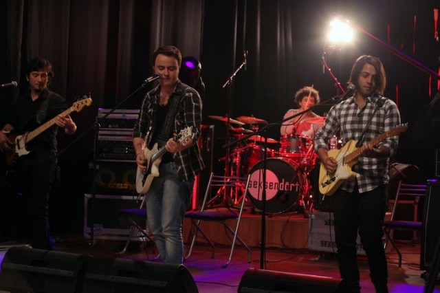 Hülya Avşar şov Fotoğrafı