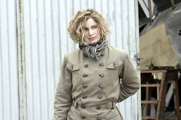 Bakire ile Kurtlar Fotoğrafı